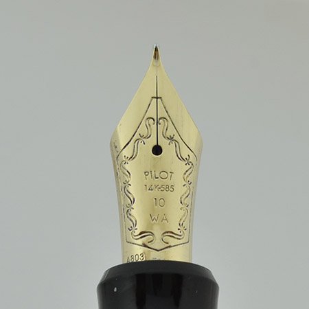 Pilot Namiki Custom 742 Fountain Pen - Black, Gold Trim, 14k